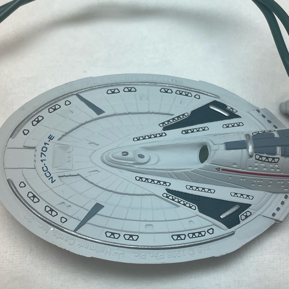 Star Trek First Contact U.S.S Enterprise Hallmark Ornament - Picture 4 of 9
